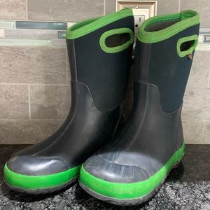 Bogs Kid size 2 winter boots